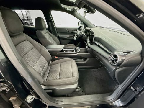 Used 2025 Chevrolet Equinox LT FWD image 30