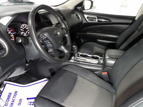 Used 2019 Nissan Pathfinder SV FWD image 10