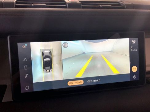 Used 2021 Land Rover Defender 110 image 26