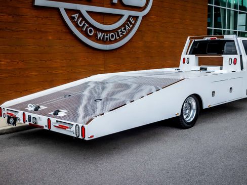 Used 2024 Ford F450 Platinum w/ FX4 Off-Road Package image 5