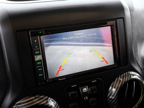 Used 2016 Jeep Wrangler Unlimited Sport image 17