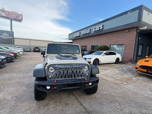 Used 2018 Jeep Wrangler Unlimited Rubicon AWD/4WD image 9
