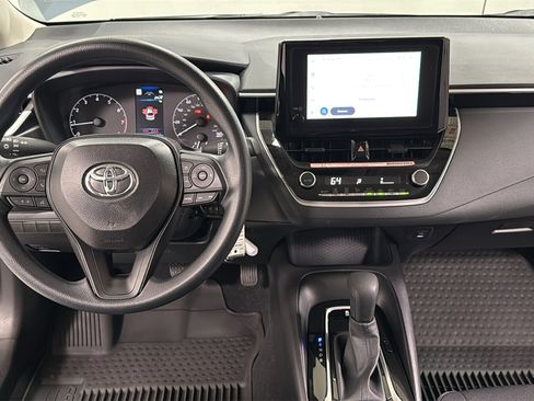 Certified 2025 Toyota Corolla LE image 9
