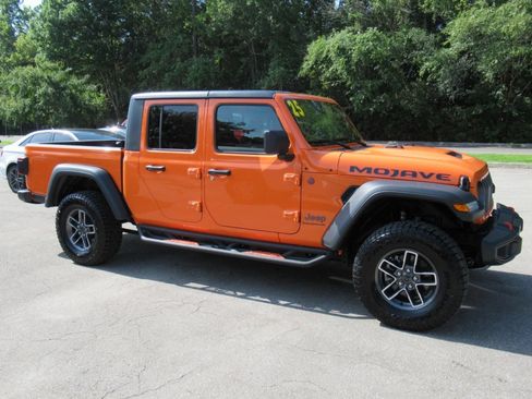 Certified 2025 Jeep Gladiator Mojave w/ Convenience Group AWD/4WD image 2
