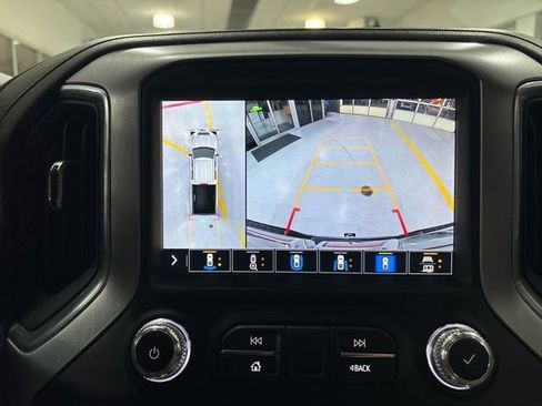 Used 2021 GMC Sierra 2500 SLT w/ SLT Preferred Package image 26