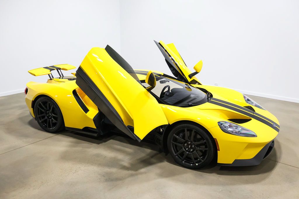 Used 2020 Ford GT Carbon Series RWD image 79