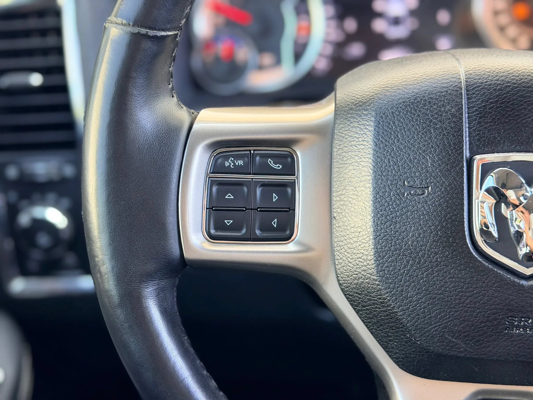 Used 2016 RAM 2500 Laramie w/ Convenience Group AWD/4WD image 19