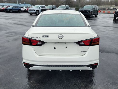 Used 2025 Nissan Altima 2.5 SV image 10