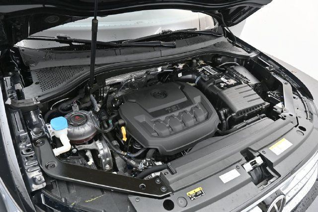 Used 2023 Volkswagen Tiguan SE FWD image 30