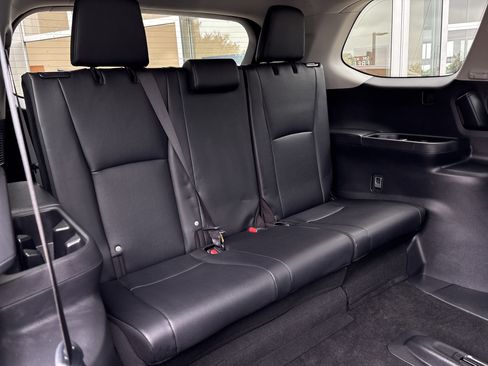 Used 2025 Toyota Grand Highlander FWD image 32