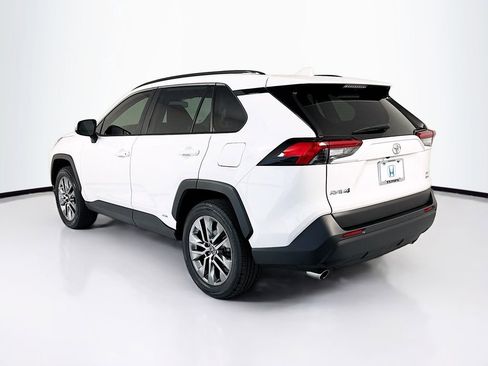 Used 2025 Toyota RAV4 XLE AWD/4WD image 7