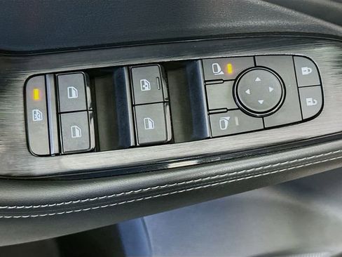 Used 2024 Nissan Rogue SV AWD/4WD image 19