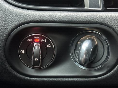 Used 2024 Porsche Macan image 23