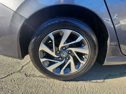 Used 2018 Honda Civic EX image 16