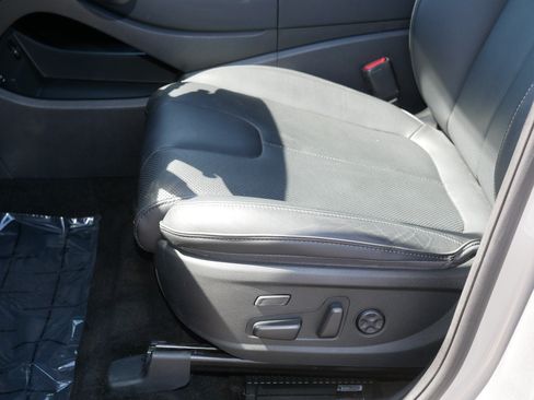 Used 2023 Hyundai Santa Fe Limited AWD/4WD image 13