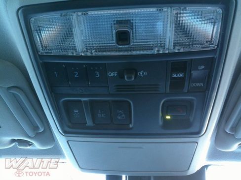 Used 2022 Toyota 4Runner Limited image 32