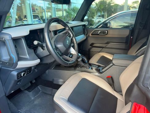 Used 2024 Ford Bronco Wildtrak AWD/4WD image 5