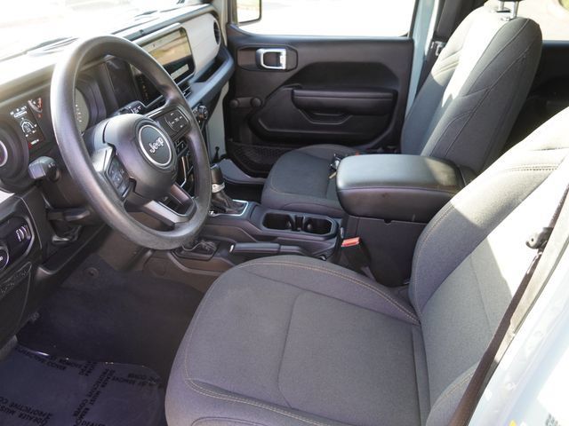 Used 2024 Jeep Wrangler Unlimited Sport AWD/4WD image 17