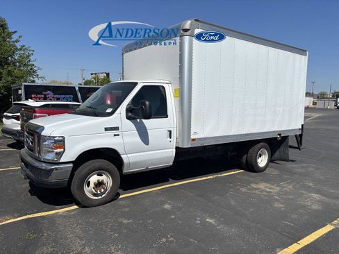 Used 2014 Ford E-350 and Econoline 350 Super Duty image 1