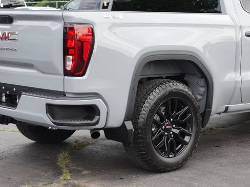 Used 2024 GMC Sierra 1500 Pro w/ Graphite Edition AWD/4WD image 9