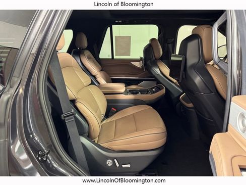 Used 2025 Lincoln Navigator Black Label AWD/4WD image 17