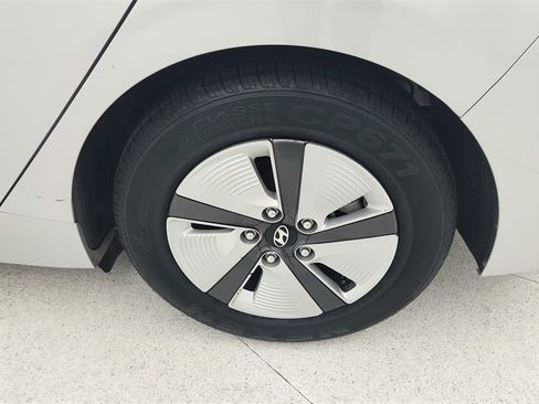 Used 2018 Hyundai Ioniq Blue image 26