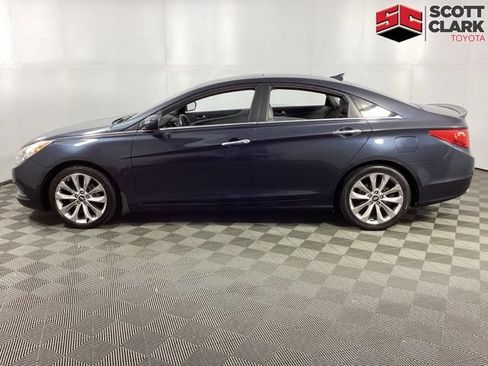 Used 2011 Hyundai Sonata SE w/ Navigation & Sunroof Pkg 4 FWD image 5