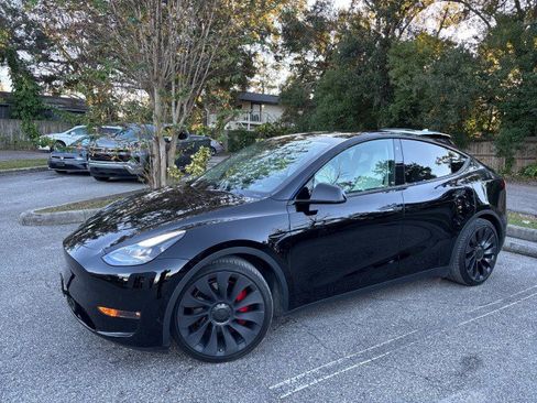 Used 2021 Tesla Model Y Performance image 3