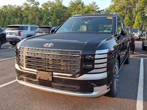 Used 2026 Hyundai Palisade Calligraphy AWD/4WD image 2