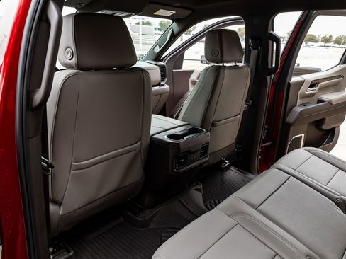 Used 2024 Chevrolet Silverado 1500 LT Trail Boss w/ LT Trail Boss Premium Package image 33