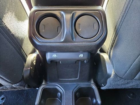 Used 2019 Jeep Wrangler Unlimited Sport S image 11