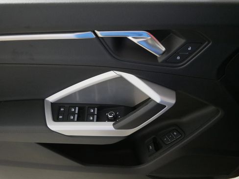 Used 2024 Audi Q3 2.0T Premium image 19