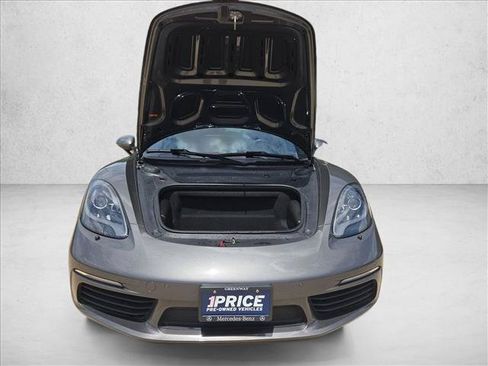 Used 2017 Porsche 718 Cayman RWD image 23