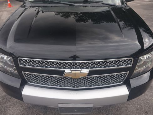 Used 2011 Chevrolet Avalanche LT w/ Luxury Package image 12