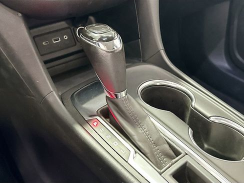 Used 2019 Chevrolet Equinox LT FWD image 19