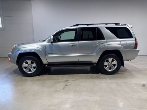 Used 2005 Toyota 4Runner Limited AWD/4WD image 4