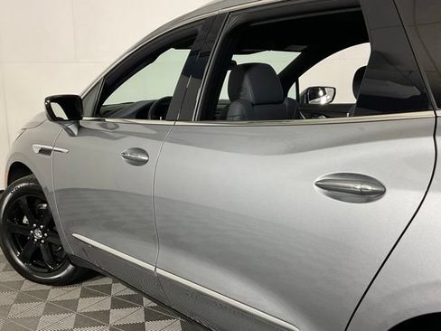 Used 2024 Buick Enclave Essence w/ Sport Touring Edition AWD/4WD image 36