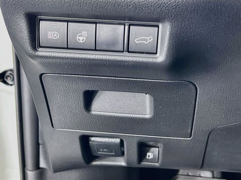 Used 2024 Toyota Grand Highlander AWD image 11