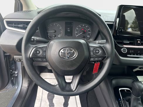 Used 2025 Toyota Corolla LE FWD image 55