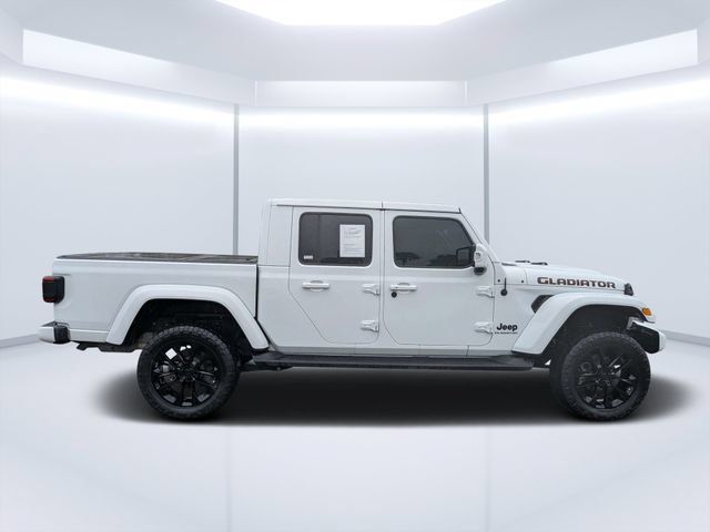 Used 2022 Jeep Gladiator Overland AWD/4WD image 2
