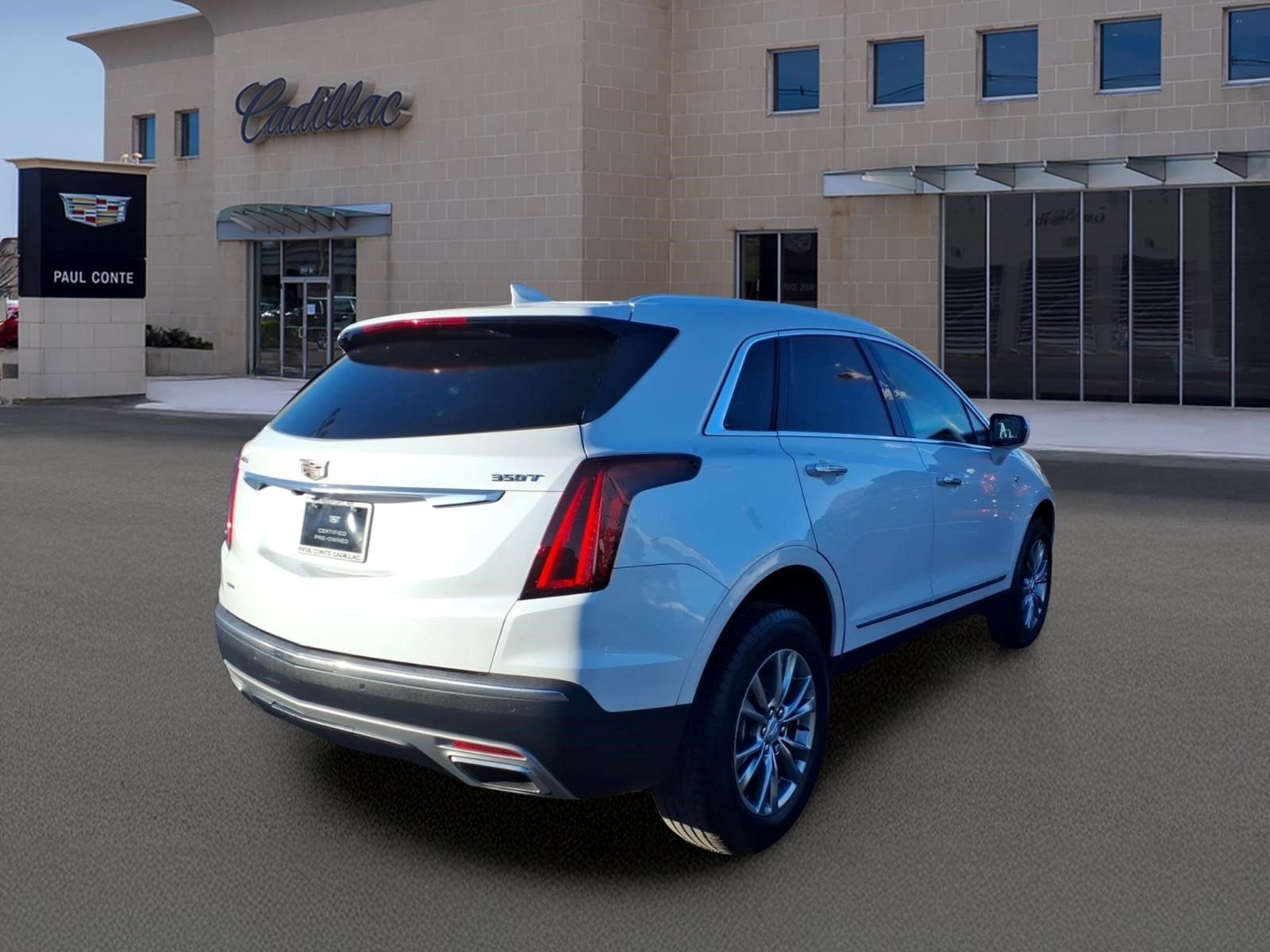 Certified 2024 Cadillac XT5 Premium Luxury w/ LPO, Floor Liner Package AWD/4WD image 5