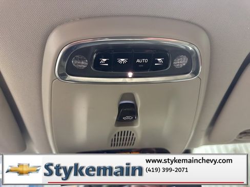 Used 2018 Volvo XC60 T6 Momentum w/ Convenience Package image 50