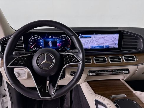 Used 2024 Mercedes-Benz GLS 450 4MATIC image 23