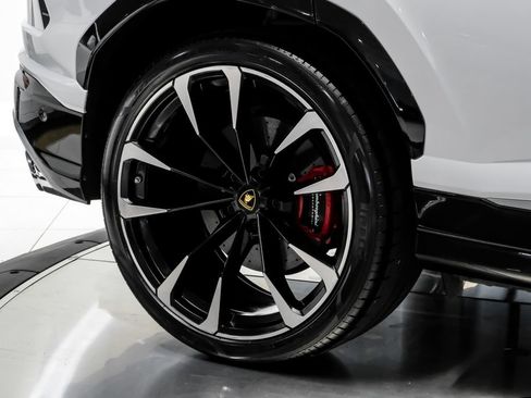 Used 2019 Lamborghini Urus AWD/4WD image 52