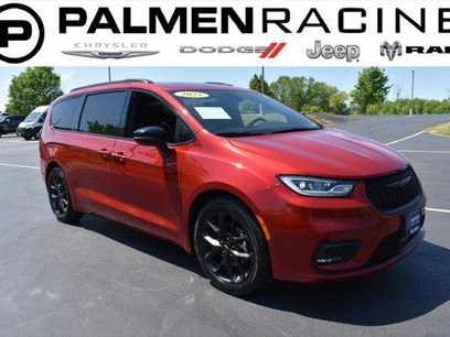 Certified 2025 Chrysler Pacifica Limited