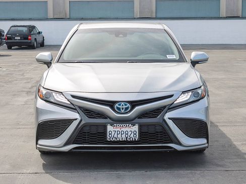 Used 2022 Toyota Camry XSE image 2