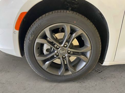 New 2026 Chrysler Pacifica Select image 15