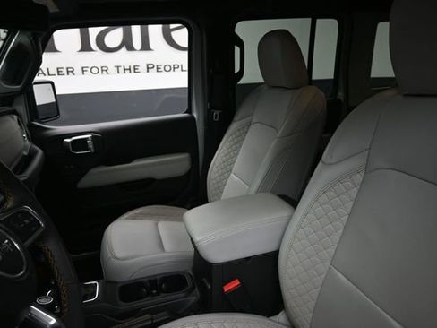 Used 2023 Jeep Wrangler Unlimited Sahara AWD/4WD image 12