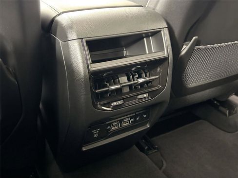 Used 2025 Jeep Grand Cherokee Limited image 35