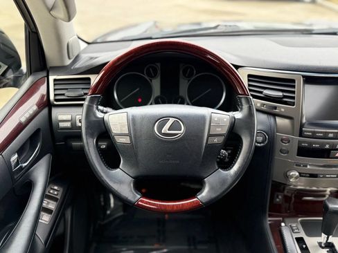 Used 2014 Lexus LX 570 4WD image 19